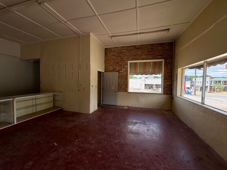 More Photos Of 137 W Main St, Manchester Office For Sale
