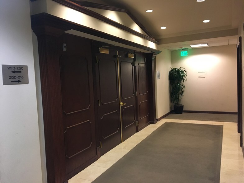 More Photos Of 15111 Whittier Blvd, Whittier Medical For Lease