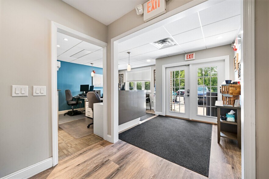 More Photos Of 1 Commons Dr, Londonderry Medical For Lease