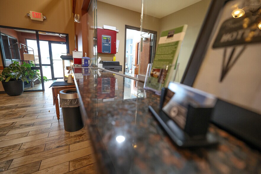 More Photos Of 625 W Washington St, Pittsfield Hotel For Sale