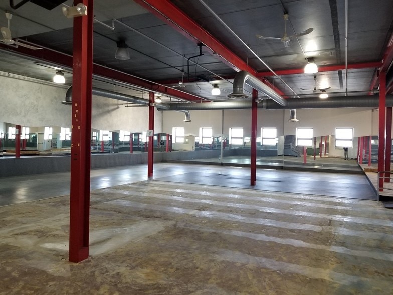 More Photos Of 290 Chestnut St, Newark Office For Sale