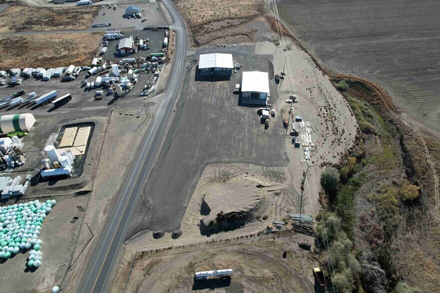 More Photos Of 3251 N Glade Rd, Pasco Warehouse For Lease