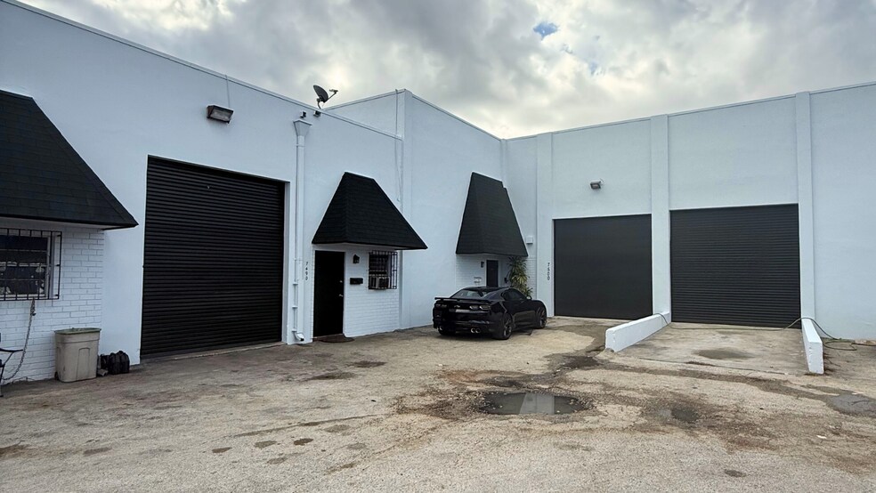 More Photos Of 7460-7580 NW 82nd St, Medley Warehouse For Lease