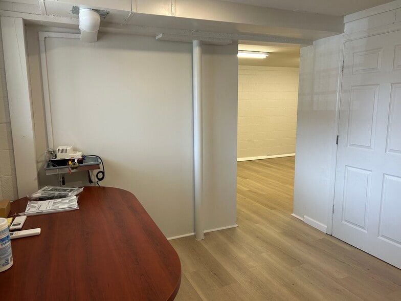 More Photos Of 3439 Myer Lee Dr, Winston-Salem Freestanding For Lease