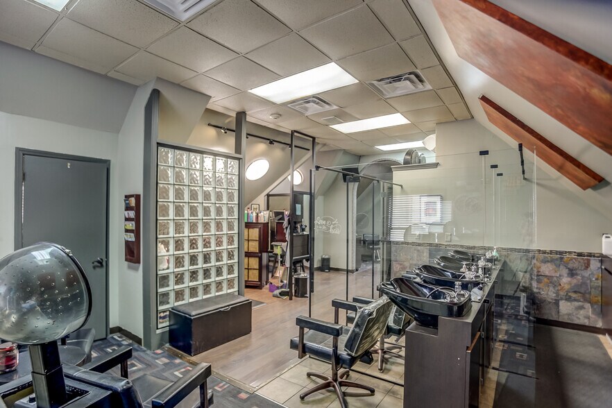 More Photos Of 1086 W Rex Rd, Memphis Freestanding For Sale