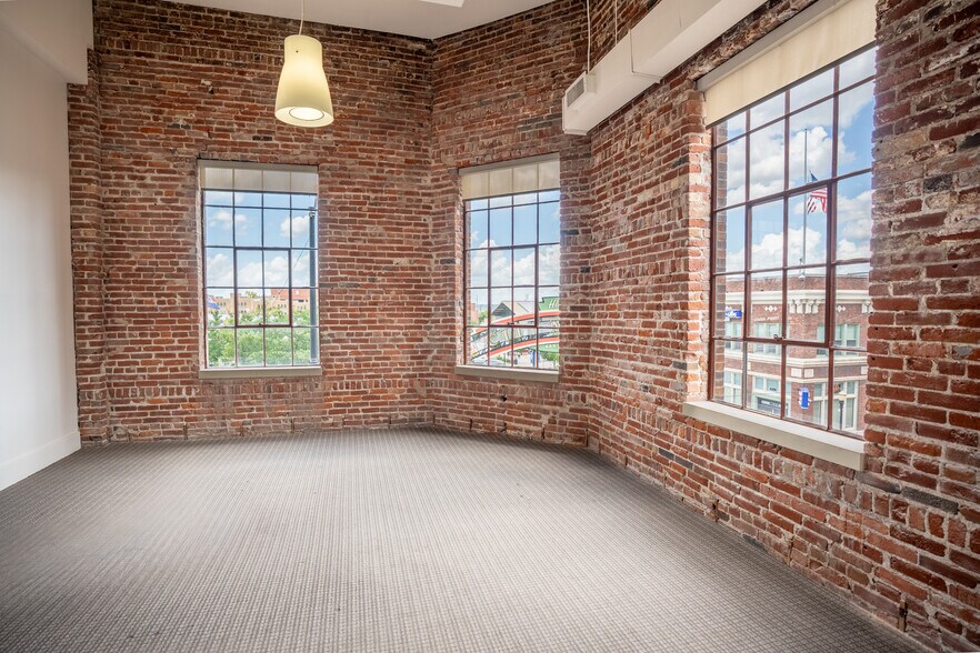 More Photos Of 510 Walnut St, Kansas City Loft Creative Space For Sale