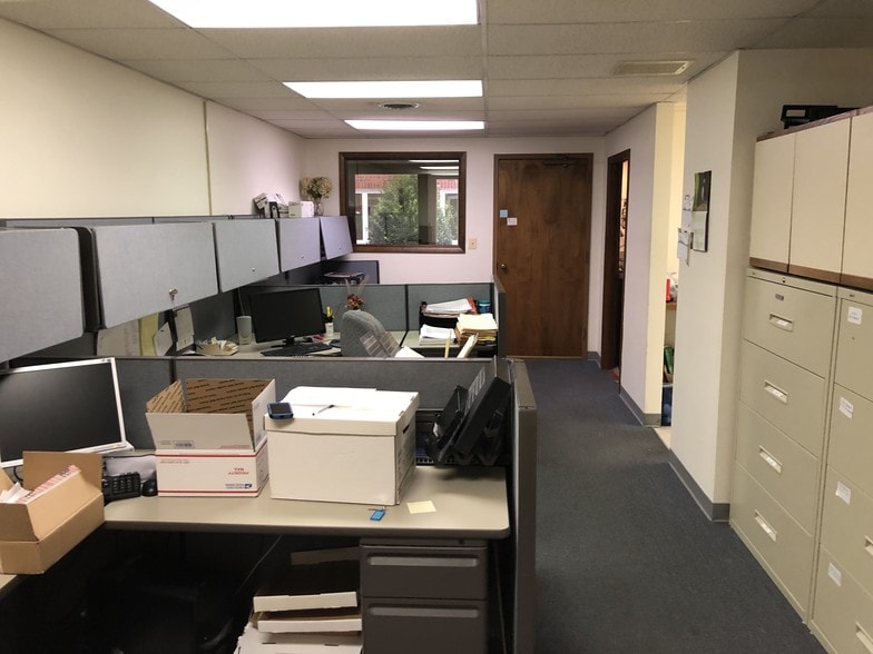More Photos Of 10805 Main St, Fairfax Medical For Sale