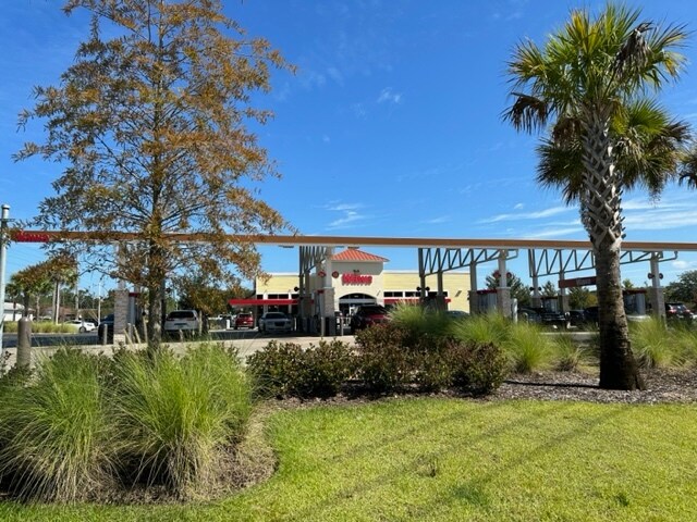 More Photos Of 3601 E Silver Springs Blvd, Ocala Service Station For Sale
