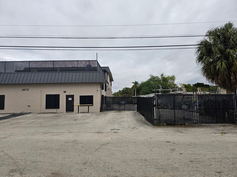More Photos Of 4670 SW 83rd Ter, Davie Manufacturing For Sale