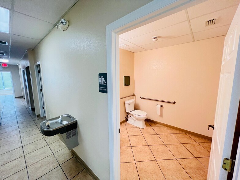 More Photos Of 3221 Tamiami Trl, Port Charlotte Medical For Lease