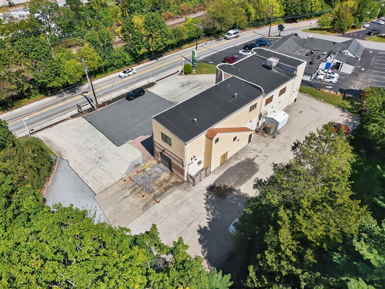 More Photos Of 514 E King Rd, Malvern Storefront Retail Office For Sale