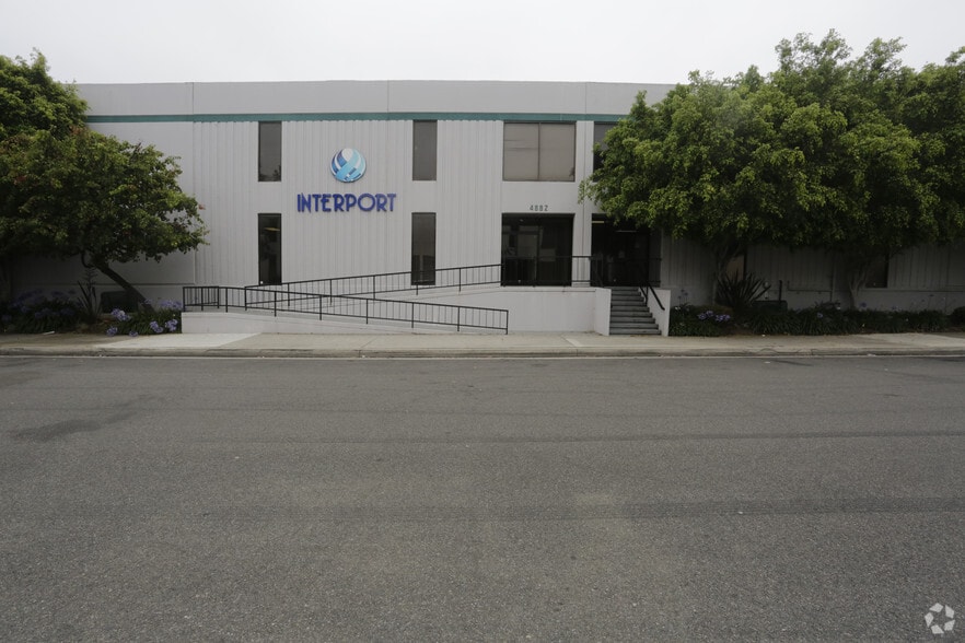 More Photos Of 4882-4884 W 145th St, Hawthorne Warehouse For Lease