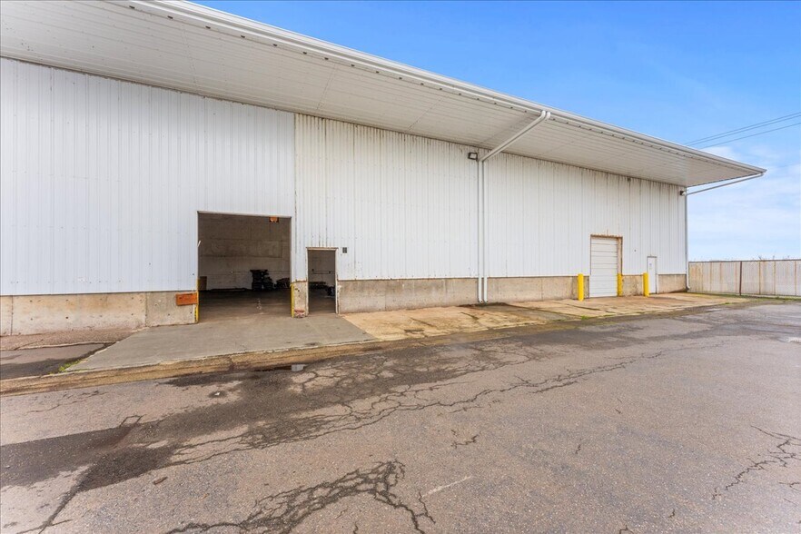More Photos Of 3151 Waconda Rd NE, Gervais Warehouse For Lease