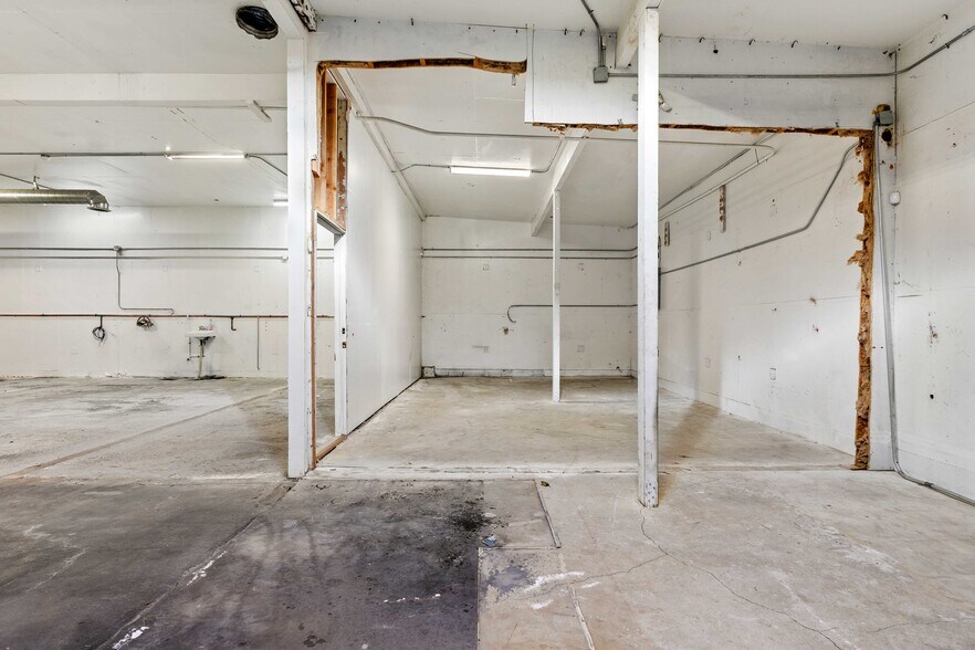 More Photos Of 11285 Goss St, Sun Valley Warehouse For Sale