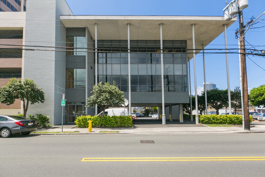 More Photos Of 1314 S king St, Honolulu Medical For Lease