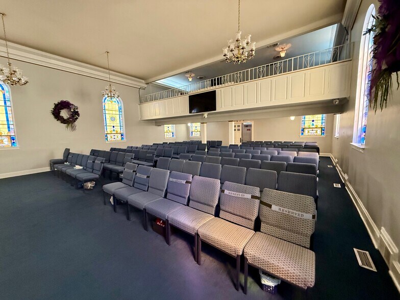 More Photos Of 914 Person St, Fayetteville Religious Facility For Lease