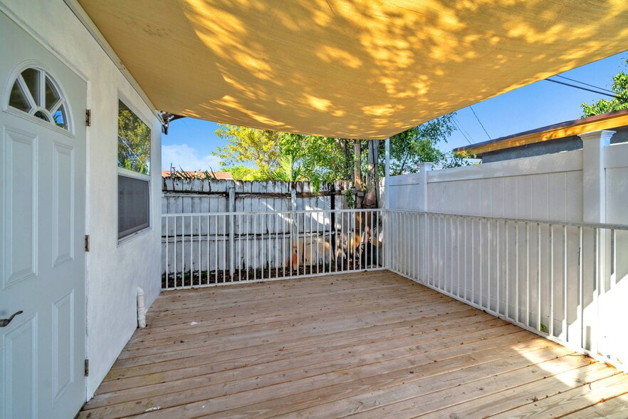 More Photos Of 7151 Taft St, Hollywood Office Residential For Sale
