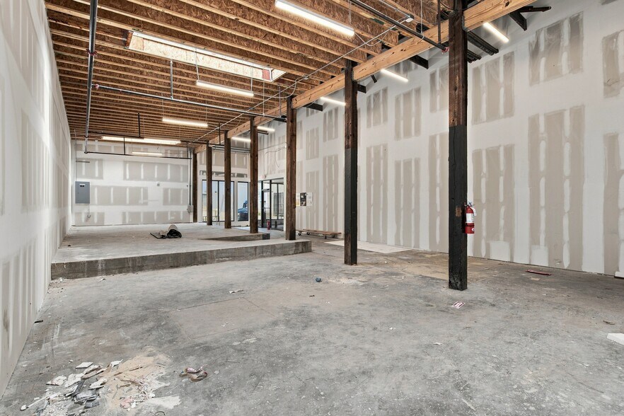 More Photos Of 722 Merritt Ave, Nashville General Retail For Lease