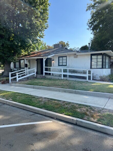 More Photos Of 502 S Willis St, Visalia Office For Lease
