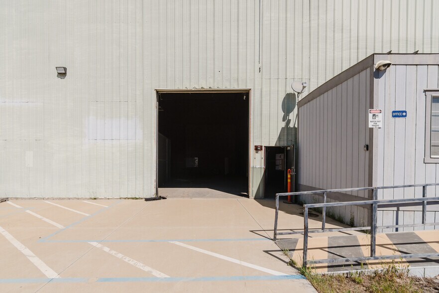 More Photos Of 151-161 Airport Rd, King City Warehouse For Lease