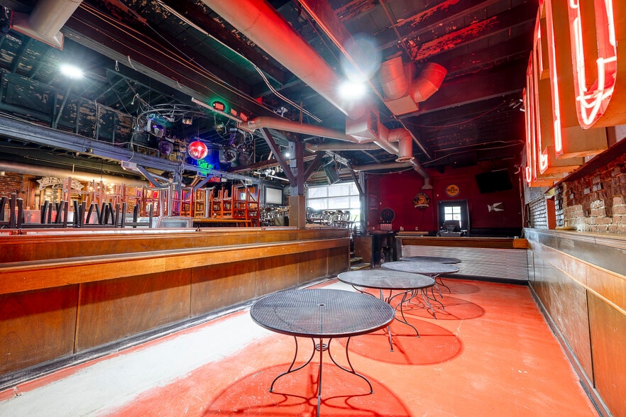 More Photos Of 117 N Mosley St, Wichita Bar For Sale