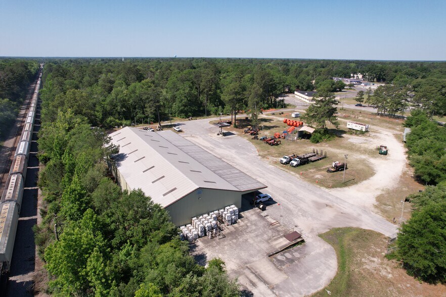 More Photos Of 1500 N Longstreet St, Kingstree Light Distribution For Sale