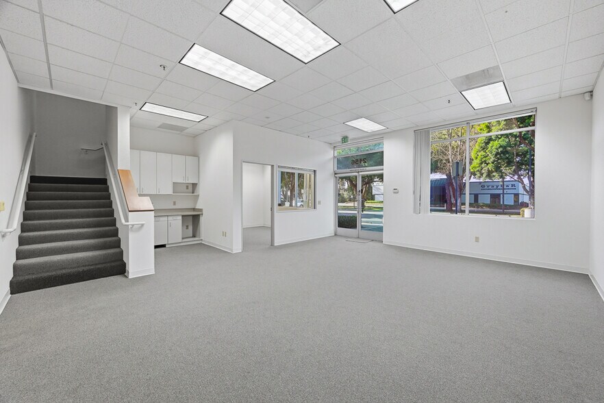 More Photos Of 2130-2162 Ringwood Ave, San Jose Showroom For Sale