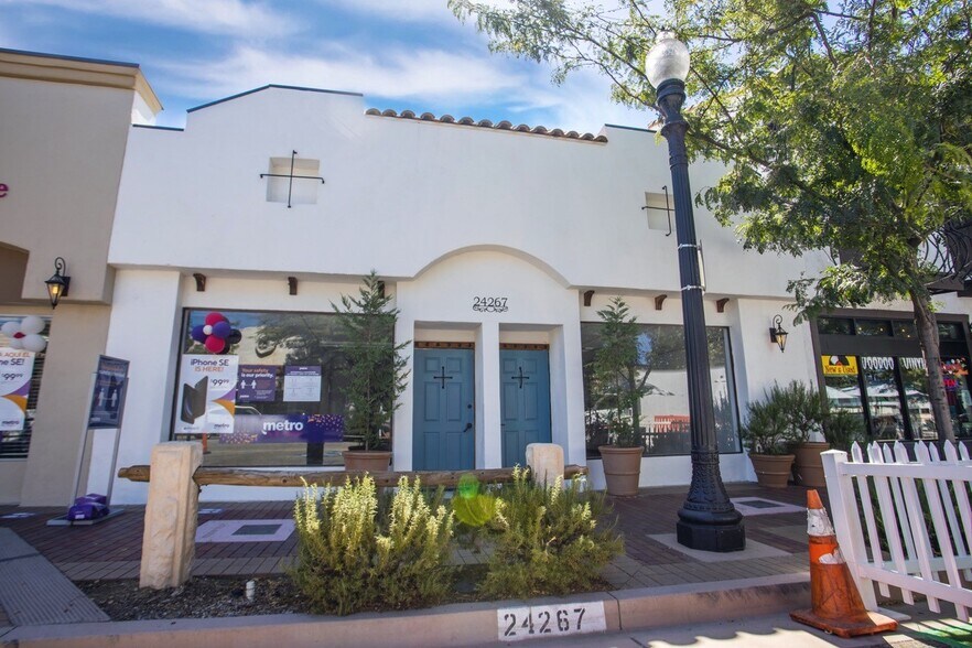 More Photos Of 24263 Main St, Newhall Storefront For Sale