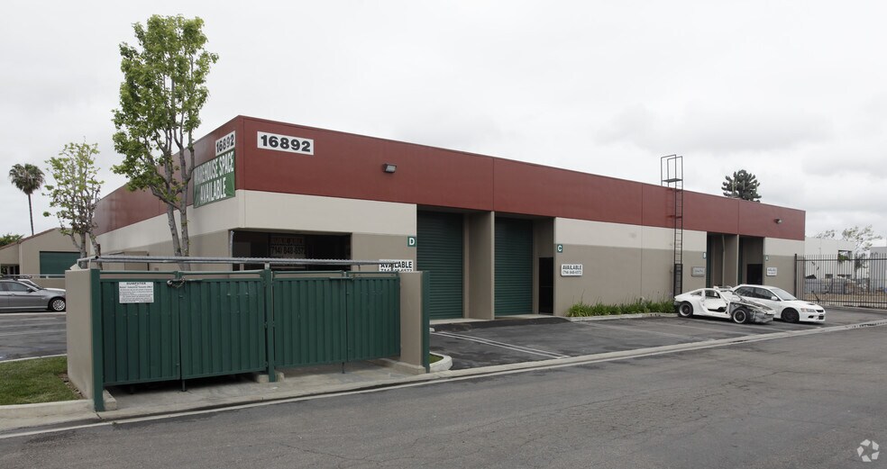 More Photos Of 16932 Gothard St, Huntington Beach Unknown For Lease