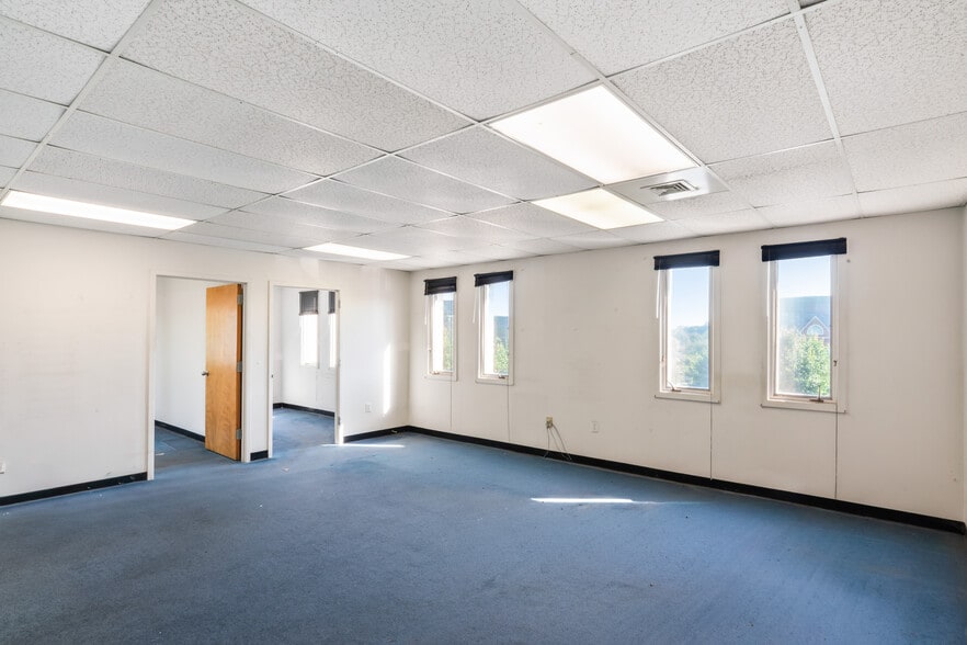 More Photos Of 3859-3871 Plaza Dr, Fairfax Office For Sale