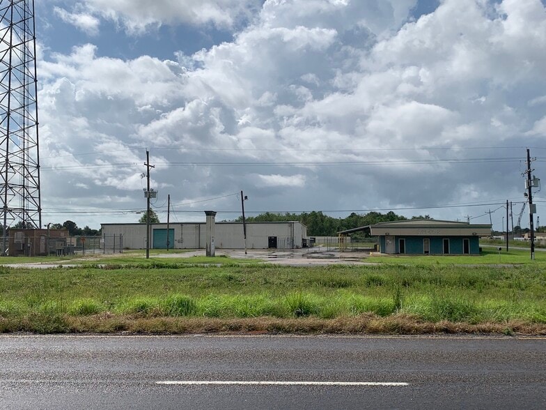More Photos Of 12841 Highway 90, Beaumont Warehouse For Lease