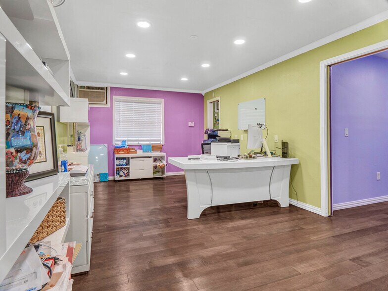 More Photos Of 824 W Pipeline Rd, Hurst Religious Facility For Sale