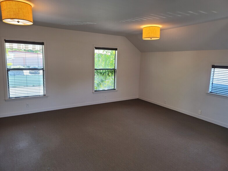 More Photos Of 457 Healdsburg Ave, Healdsburg Freestanding For Lease