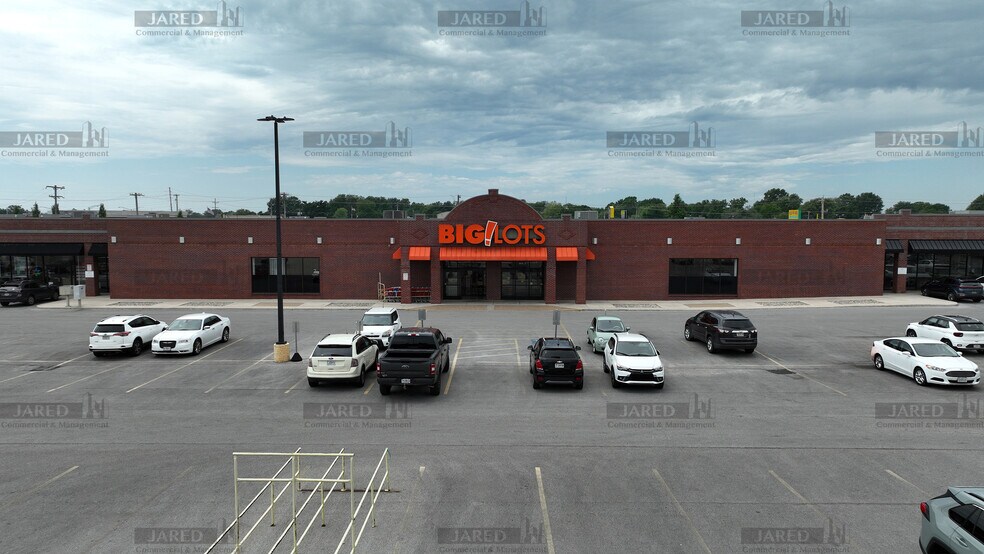 More Photos Of 303-321 E Battlefield St, Springfield Unknown For Lease