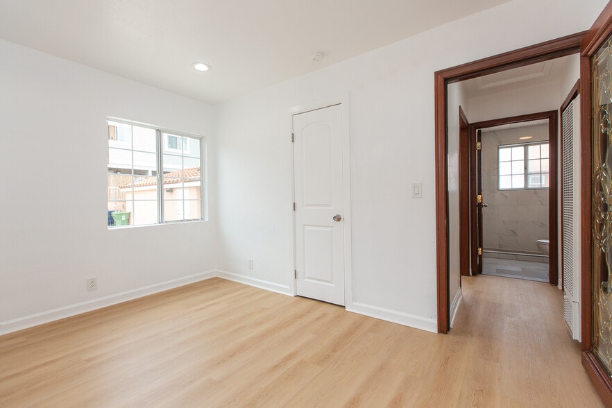 More Photos Of 14425 Prairie Ave, Lawndale Office For Sale