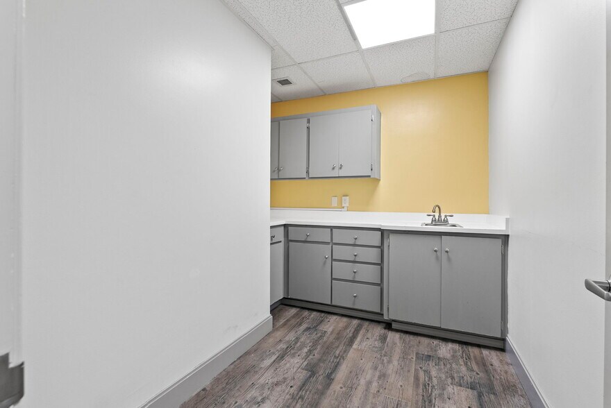 More Photos Of 2480 Mission St, San Francisco Medical For Lease