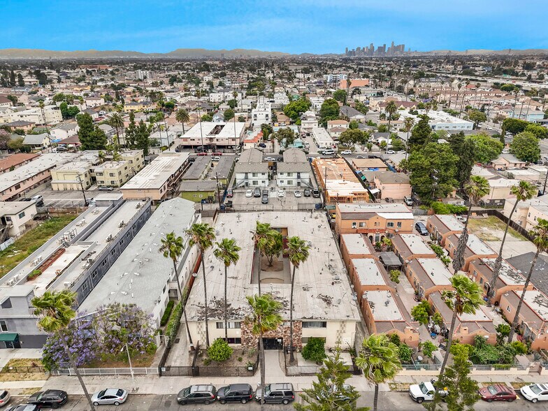 More Photos Of 601 W 82nd St, Los Angeles Apartments For Sale