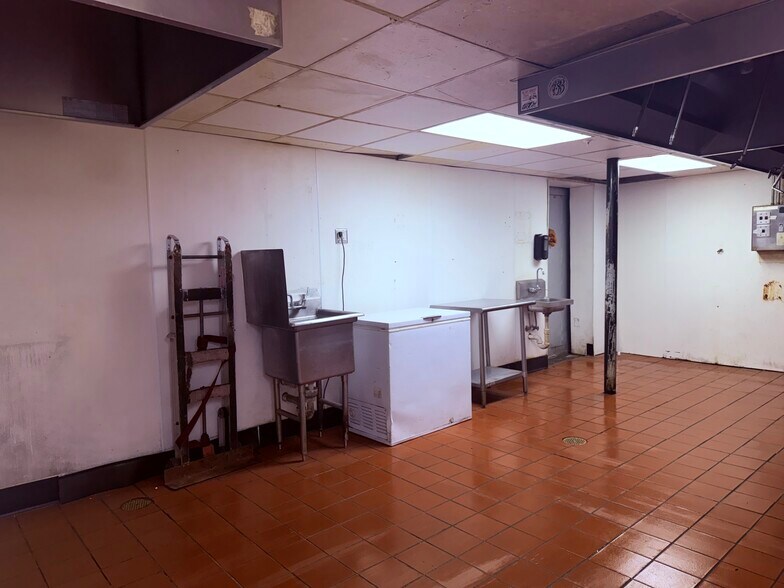 More Photos Of 103 3RD St N, La Crosse Restaurant For Sale