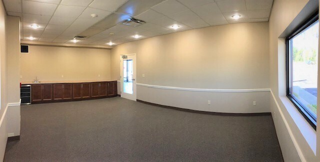 More Photos Of 1670 E Davis Dr, Terre Haute Warehouse For Lease