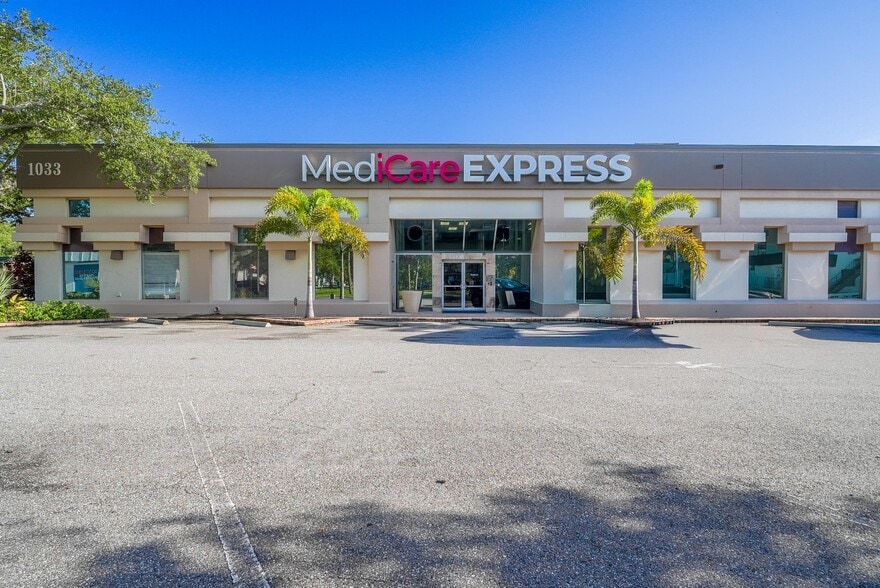 Primary Photo Of 1033 Dr Martin Luther King Jr St N, Saint Petersburg Medical For Sale