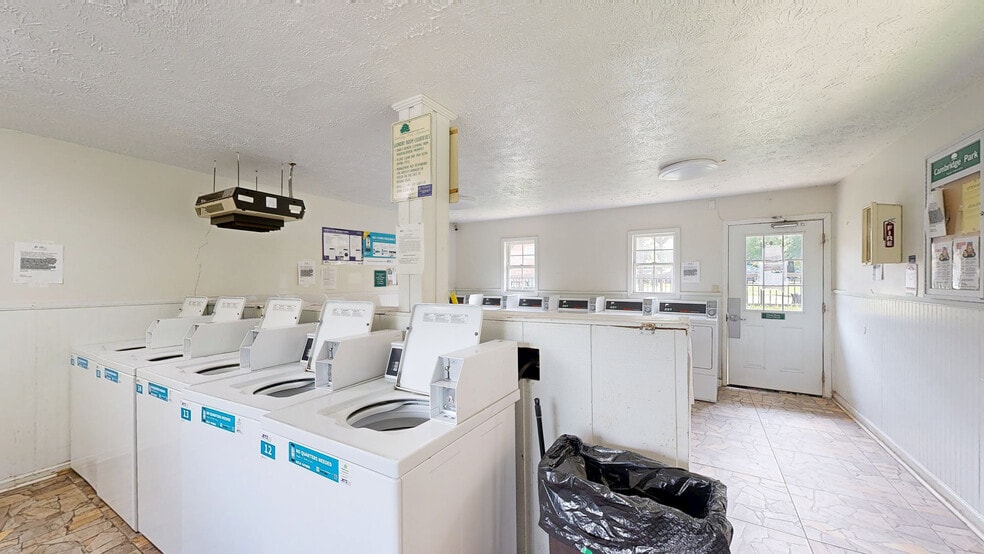 More Photos Of 2045 Cambridge Dr, Lexington Apartments For Sale