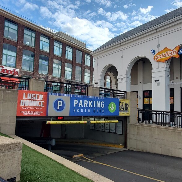 More Photos Of 8000 Cooper Ave, Glendale Unknown For Lease