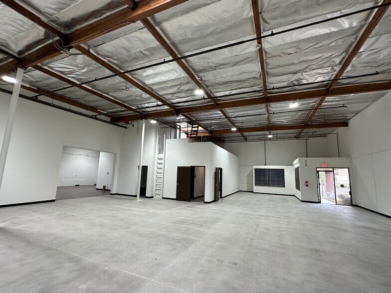More Photos Of 3505 Cadillac Ave, Costa Mesa Light Manufacturing For Lease