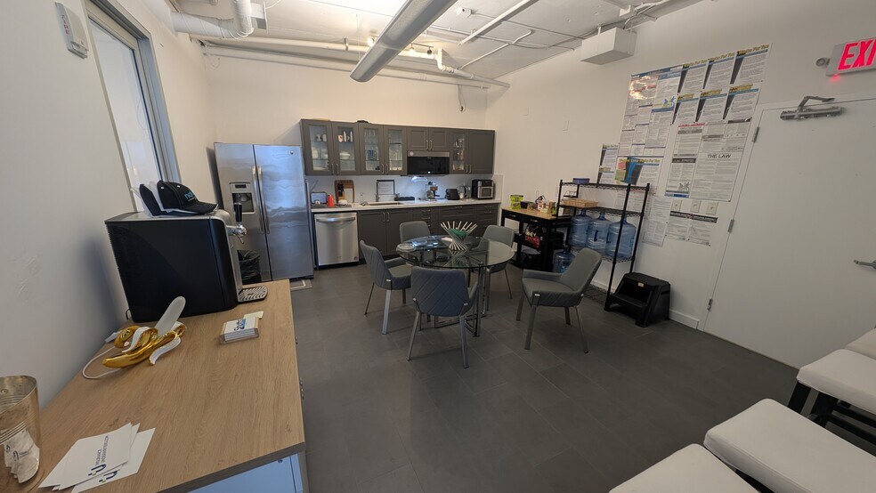 More Photos Of 3050 Biscayne Blvd, Miami Office For Lease