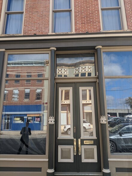 More Photos Of 217 W Main St, Freeport Office Residential For Sale