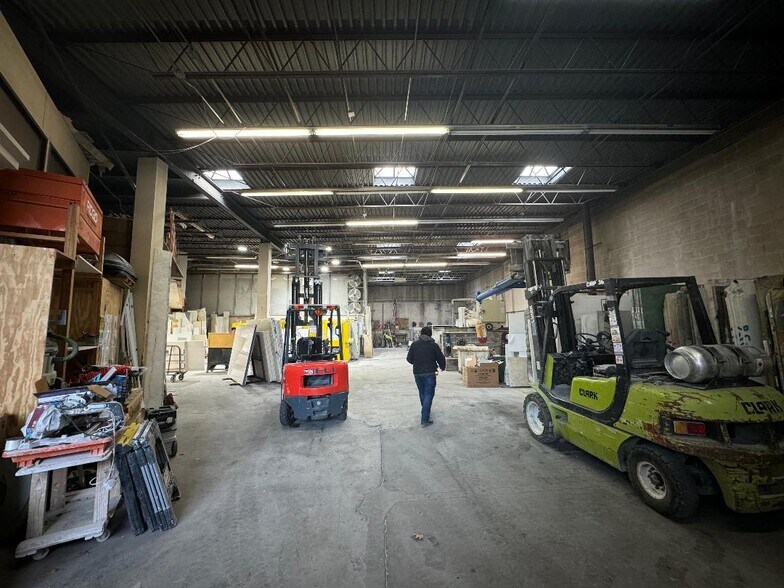 More Photos Of 4800 Astoria Blvd, Astoria Manufacturing For Sale