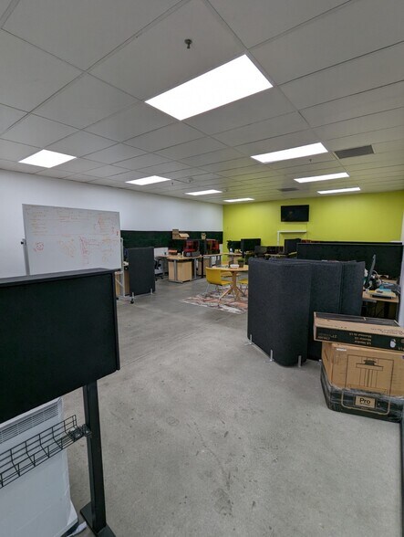 More Photos Of 2705 Media Center Dr, Los Angeles Warehouse For Lease