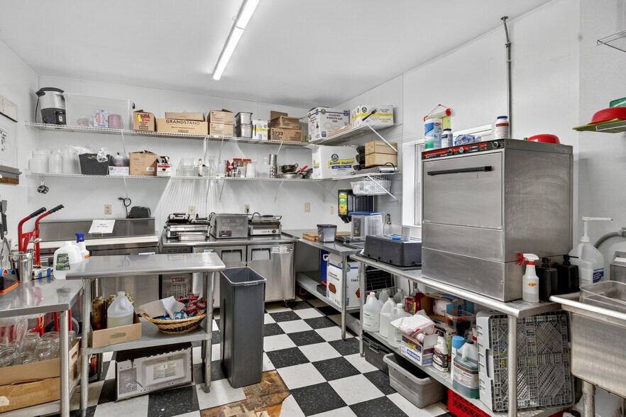 More Photos Of 65 Four Corners Rd, Warwick Specialty For Sale