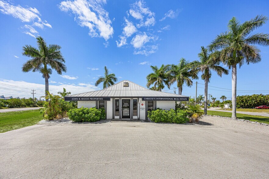 More Photos Of 2959 Oleander St, Saint James City Office For Sale