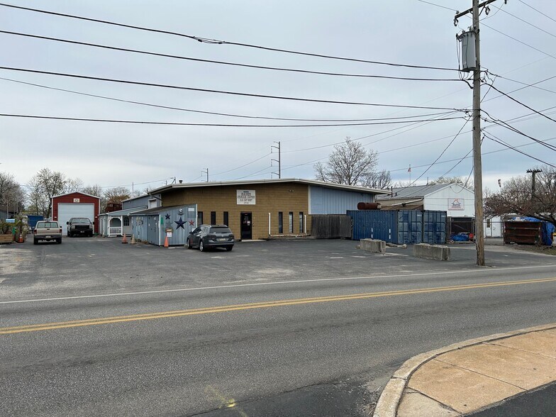 More Photos Of 311-315 Oak Ln, Glenolden Self Storage For Sale